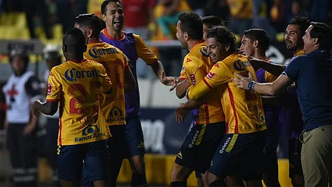 Morelia califica a la liguilla; derrota a Santos 3-2