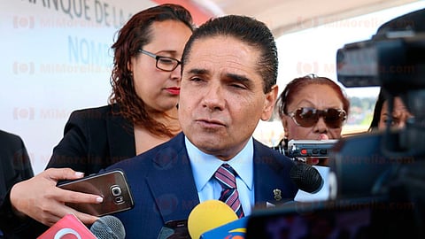 El mandatario estatal consideró que hacer dobles negociaciones por presiones no es válido