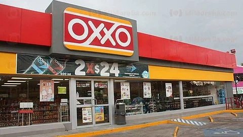 ¡No es broma! Construirán Oxxos dentro de clínicas del IMSS