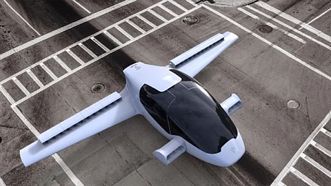 El Jet es capaz de volar a una velocidad de hasta 400 km/h, pudiendo recorrer distancias que llegan hasta los 500 km por viaje