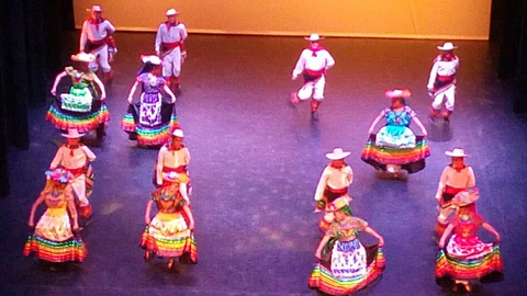 En total participaron 41 grupos integrados por 389 bailarines, cuyas edades oscilaron entre los 3 y los 63 años