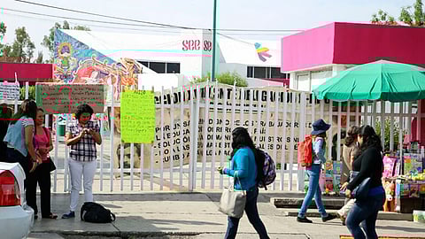CNTE mantiene tomadas las oficinas de la SEE en Morelia