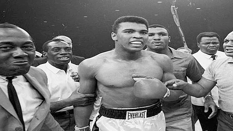 El jueves se realizará una ceremonia privada para la familia del triple campeón del boxeo (Foto:@MuhammadAli)