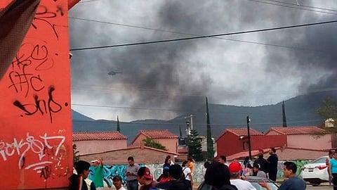 De acuerdo con las autoridades, civiles armados dispararon contra policías y contra la población (Foto @PaletaNegraMx)