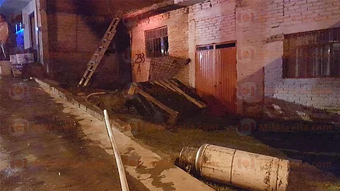 Galería: Arde hogar en colonia Torrecillas de Morelia; un niño y un adulto quedan heridos