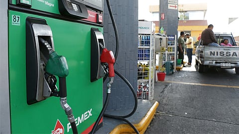 Gasolina regular se mantiene en $23.59; Profeco revela dónde cuesta menos