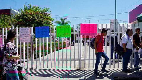 Señalaron que la toma de las oficinas es indefinida (Foto ACG)