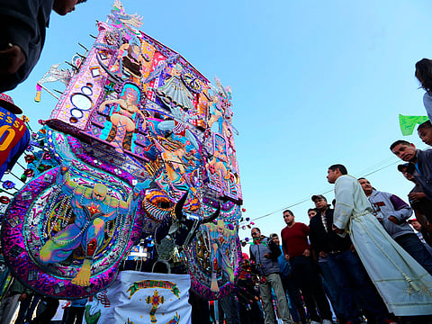 “Monumentales” toritos de petate recorren las calles de Tarímbaro