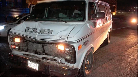Uno de los carros involucrados fue abandonado, comentaron las autoridades (Foto: RED 113)