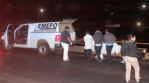 El hombre que caminaba desnudo había sido reportado al 911 por automovilistas