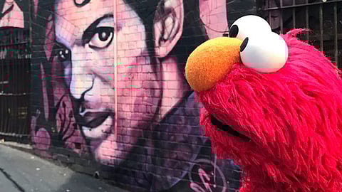 Elmo es notificado sobre su despido del programa de televisión (Foto: @Elmo)