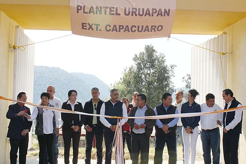 Beneficiados los planteles de Bachilleres en Uruapan y Capácuaro