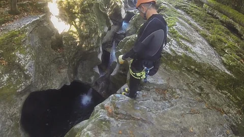 Video: Un salto de vértigo con una dosis de peligro