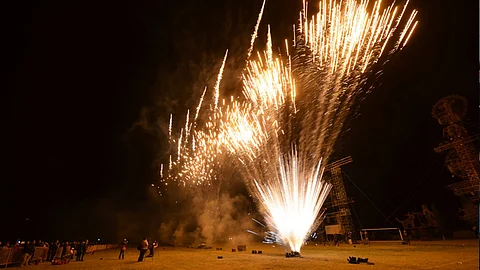 Video: Indaparapeo inicia su colorida Feria de la Pirotecnia