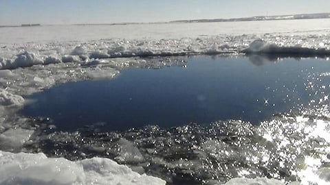 En el lago Chebarkul, de Rusia, se halló un fragmento del asteroide que cayó el 15 de febrero de 2013 y causó más de mil heridos (Foto: Archivo)