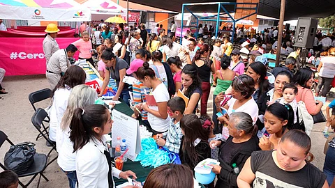 Cumple gobierno del estado con apoyos en la Jesús Romero Flores