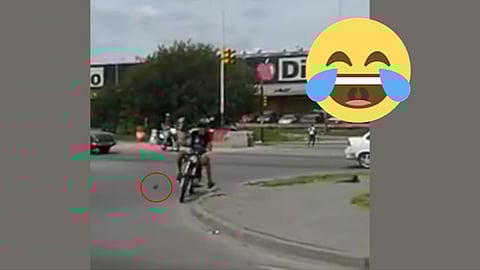 Una piedra impidió que se fugara con la unidad (Fotograma: Youtube)