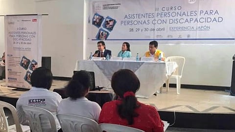 Dentro de los temas abordados en dicha capacitación, se encuentran la filosofía de vida independiente