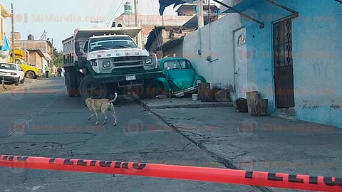 Luego de arrollar al peatón, el carro se estampó contra un Volkswagen Sedan