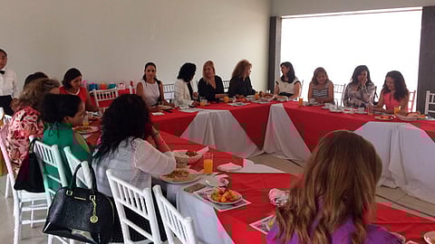 Ofrecen desayuno-conferencia a loas mujeres (Foto Josimar Lara)