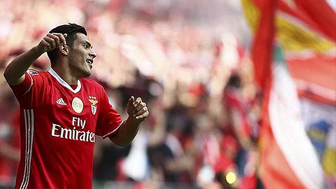 El mexicano anotó al minuto 16, cuando recibió un balón filtrado que controló y remató con la cabeza (Foto: Information Glorious)