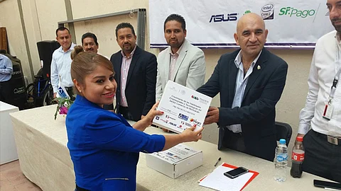 Se entregaron en Ciudad Hidalgo, Irimbo y Contepec (Foto: Cortesía)