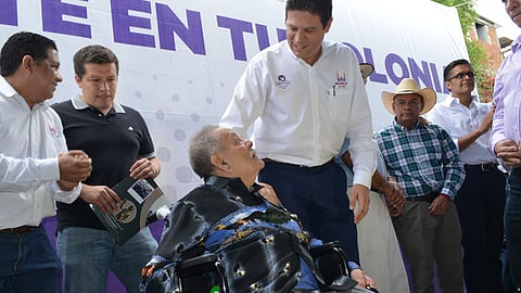 Alfonso Martínez Alcázar encabezó este jueves el programa en el Punhuato (Foto: Cortesía)