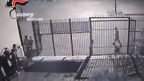 Los jóvenes fueron identificados y arrestados (Fotograma: YouTube)