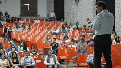 Armando Ríos Piter impartió su conferencia "Migración y TLCAN en la nueva era de la relación bilateral México-Estados Unidos"(Foto: ACG)