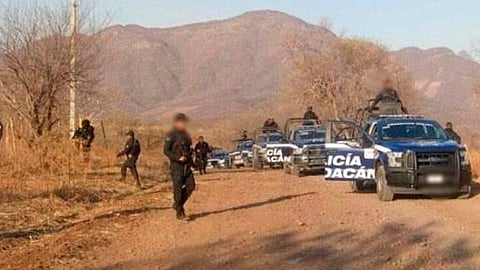 Personal de la Policía Michoacán reforzó la vigilancia con patrullajes y recorridos pie a tierra (Foto Cortesía)