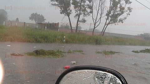 Se registraron encharcamientos en al menos 10 puntos de la ciudad