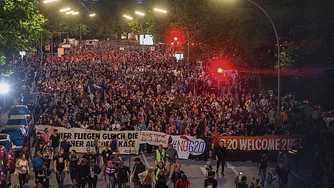 Los incidentes siguieron ocurriendo pasada la medianoche en distintos puntos (Foto: @AntifaMadrid)