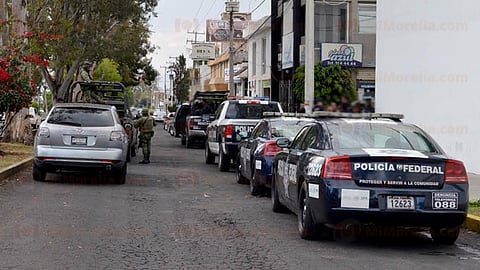 Policías aseguraron 700 unidades psicotrópicas con las leyendas Blíster, Clonazepan, Ciproflox y Celestamine (Foto: RED 113)