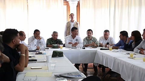 Juan Bernardo Corona Martínez supervisa el avance de la construcción del cuartel regional de la Policía Michoacán, que contará con un módulo del C5i (Foto: Cortesía)