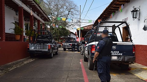 Buscan en reunión de autoridades establecer nuevas líneas de acción operativa que permitan mejorar las acciones de seguridad en la localidad (Foto cortesía)