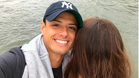 Andrea Duro es la nueva pareja sentimental del jugador mexicano (Foto: Instagram @ch14_instagram)