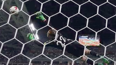 La anotación fue al portero Marc André Ter Stegen (Fotograma Twitter: FIFAcom)