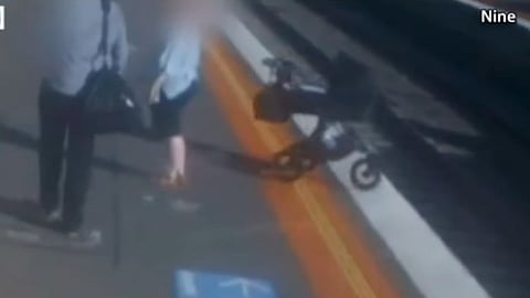 El bebé fue auxiliado rápidamente (Foto: captura de video)