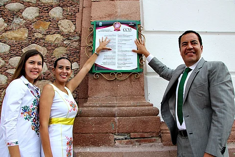 Al término, autoridades hicieron el tradicional recorrido por las calles del centro de la ciudad (Foto cortesía)