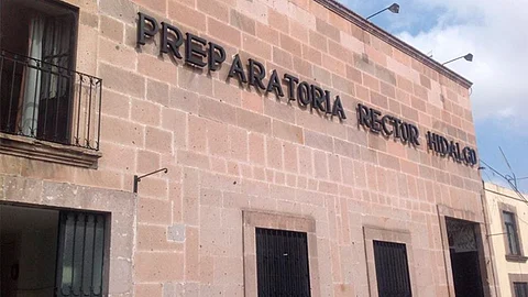 Serán atendidos alumnos que fueron citados (Foto Facebook: Preparatoria Rector Hidalgo)