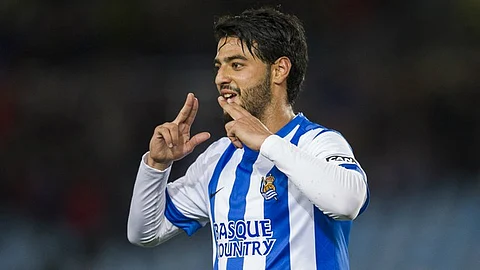 Vela aún jugará la Europa Ligue con su club (Foto: @RealSociedad)