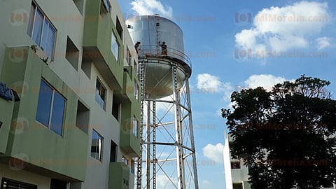 El cuerpo fue rescatado del tinaco elevado con la aplicación de técnicas de cuerdas