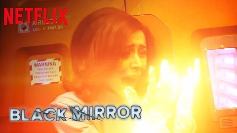 La serie relata un futuro asolado por la tecnologia (Foto: Youtube.com/Netflix)