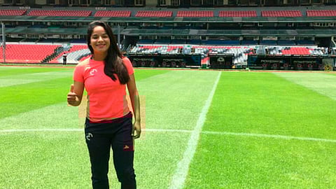 La jugadora de 17 años es capitana del equipo rojiamarillo desde el inicio de la liga femenil (Foto: Instagram/isa_toledo_4)