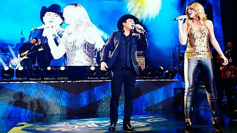 Le hizo la actriz una invitación al mexicano para cantar juntos (Foto cortesía: @mediaconceptspr)