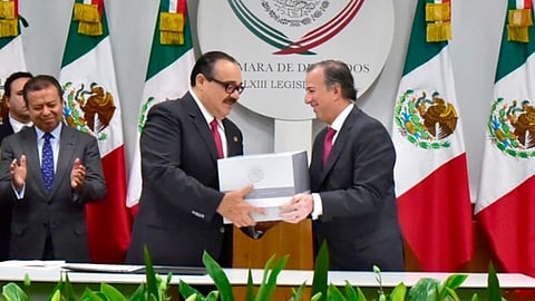 Fue recibido en el Congreso de la Unión (Foto: @SHCP)