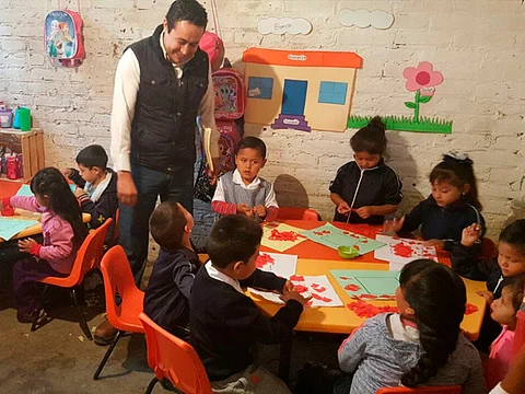Laboró el 99.2% de escuelas de Michoacán pese a marcha de la CNTE