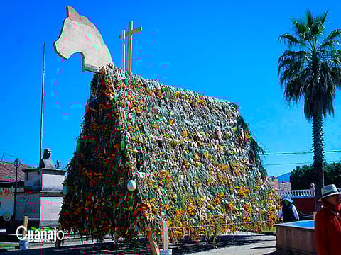 Su tradicional caballo de más de 7 metros de altura te impactará (Foto: Facebook Cuanajo)