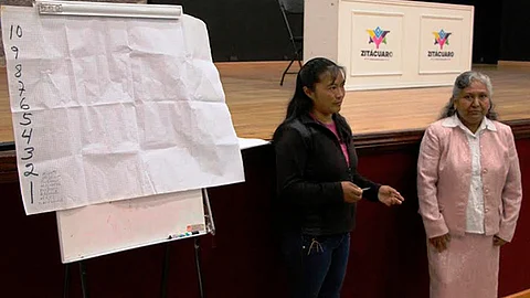 La instructora es María Guadalupe Santos Sánchez, de la tenencia de Crescencio Morales, con más de 20 años de experiencia (Foto: Cortesía)