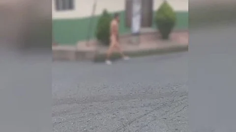 Los ladrones, después de ser golpeados, fueron obligados a caminar desnudos (Foto: Archivo)